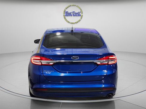 Used 2018 Ford Fusion SE w/ Fusion SE Technology Package image 5