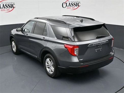 Used 2022 Ford Explorer XLT image 17