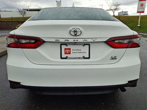 Certified 2022 Toyota Camry LE image 9