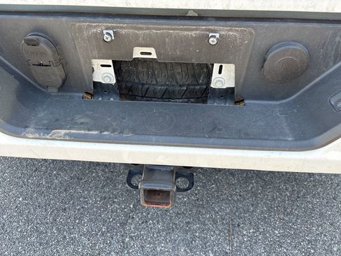 Used 2022 Chevrolet Silverado 1500 Custom w/ Safety Confidence Package AWD/4WD image 22