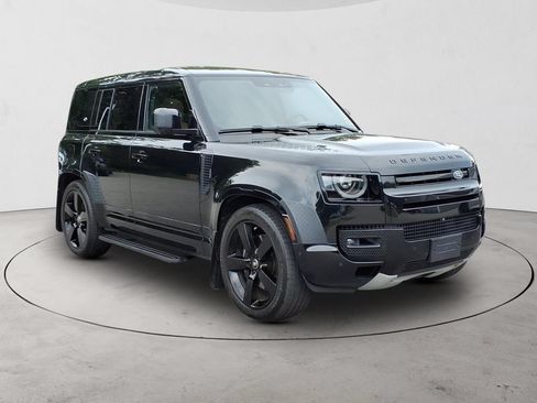 Used 2024 Land Rover Defender 110 V8 AWD/4WD image 3