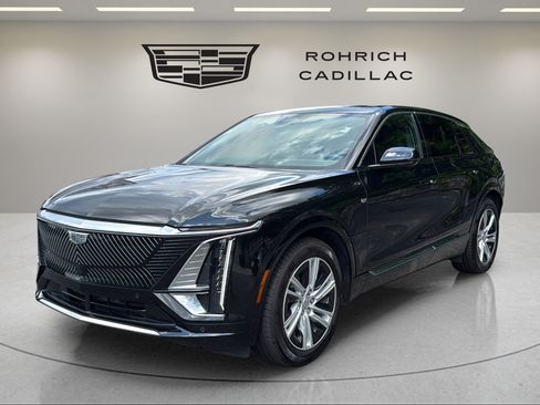 Certified 2024 Cadillac Lyriq Tech AWD/4WD image 1