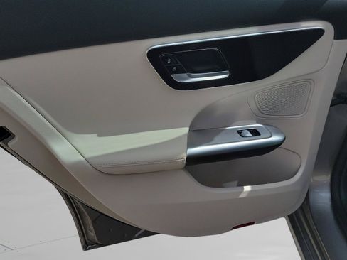 Used 2023 Mercedes-Benz C 300 Sedan image 7