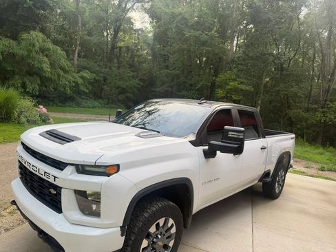 Used 2023 Chevrolet Silverado 2500 Custom w/ Custom Value Package AWD/4WD image 6