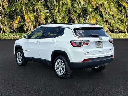Used 2024 Jeep Compass Latitude AWD/4WD image 8