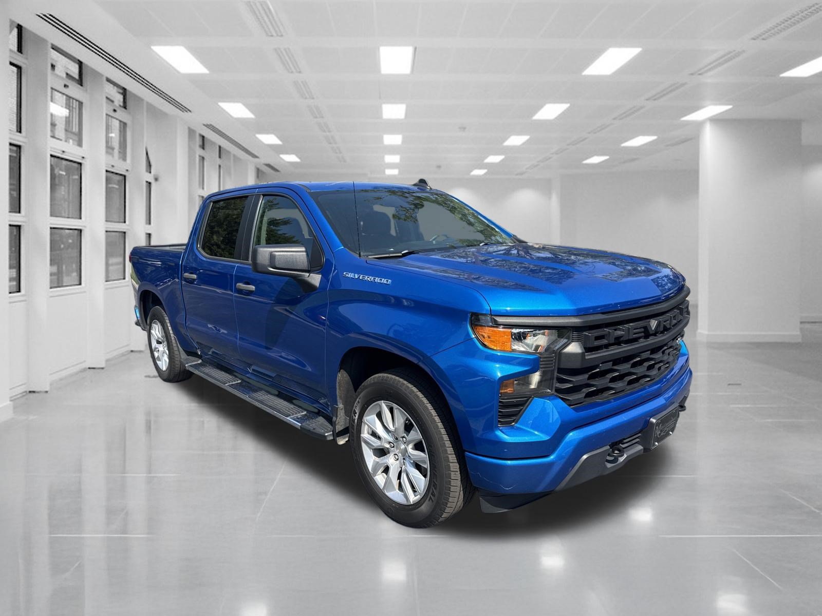 Used 2022 Chevrolet Silverado 1500 Custom RWD image 3