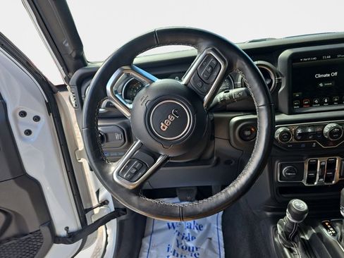 Used 2023 Jeep Wrangler Unlimited Sahara w/ Cold Weather Group AWD/4WD image 11