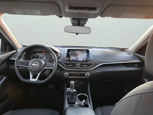 Used 2023 Nissan Altima 2.5 SV image 22