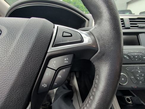 Used 2014 Ford Fusion SE w/ Equipment Group 202A FWD image 18