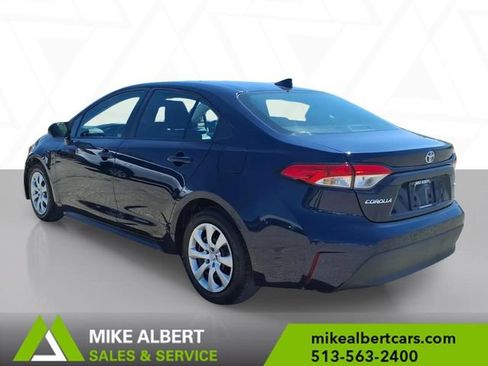 Used 2025 Toyota Corolla LE FWD image 5