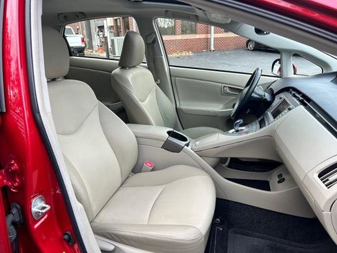 Used 2013 Toyota Prius Four w/ Deluxe Solar Roof Pkg image 40
