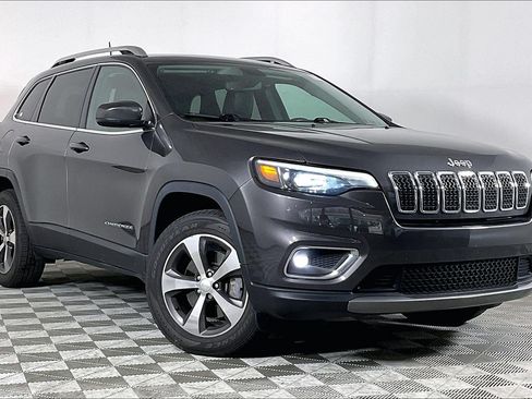 Used 2019 Jeep Cherokee Limited AWD/4WD image 2