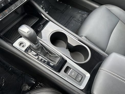 Used 2023 Nissan Altima 2.5 SV w/ SV Premium Package FWD image 9