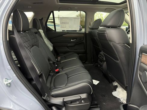 Used 2026 Honda Pilot Elite image 23
