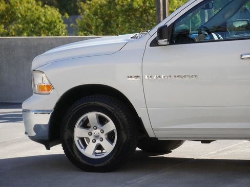 Used 2012 RAM 1500 Classic SLT w/ Luxury Group image 5