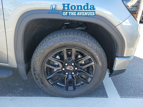 Used 2024 GMC Sierra 1500 Elevation AWD/4WD image 2