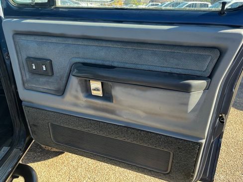 Used 1993 Dodge D/W Truck 250 image 17