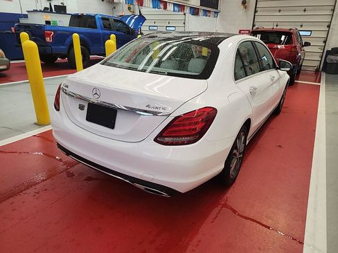 Used 2016 Mercedes-Benz C 300 4MATIC Sedan image 4