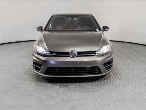 Used 2017 Volkswagen Golf R 4-Door image 12