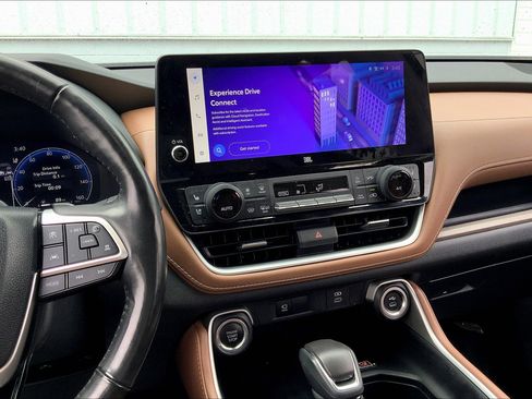 Used 2024 Toyota Grand Highlander Platinum image 7