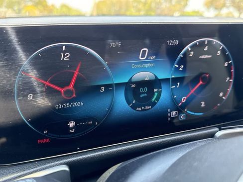 Used 2022 Mercedes-Benz GLB 250 4MATIC image 16