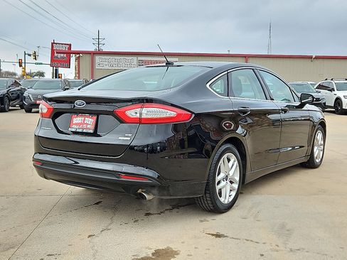 Used 2016 Ford Fusion SE w/ Equipment Group 202A image 3