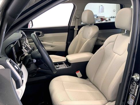Used 2023 Kia Sorento S w/ Panoramic Sunroof Package FWD image 18