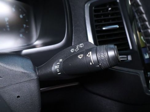 Used 2020 Volvo XC90 T6 Momentum image 28