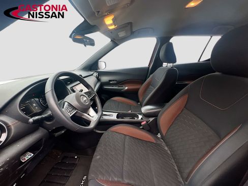 Used 2022 Nissan Kicks SR image 25