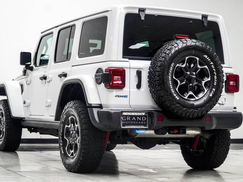 Used 2023 Jeep Wrangler Unlimited Rubicon 4xe w/ Steel Bumper Group AWD/4WD image 11