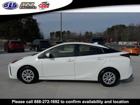 Used 2019 Toyota Prius L Eco image 4