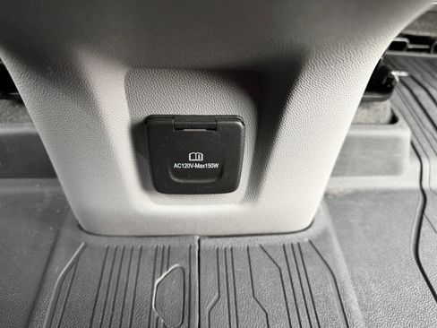 Used 2022 GMC Terrain SLT w/ Infotainment Package II image 21