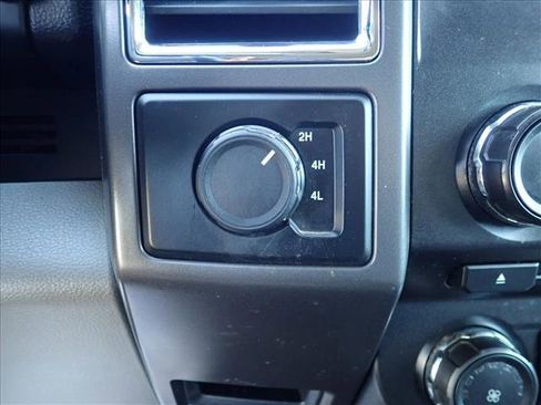 Used 2016 Ford F150 XLT AWD/4WD image 18