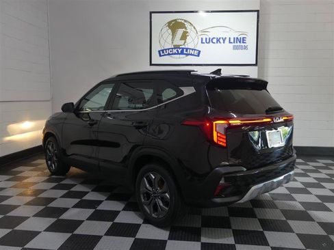 Used 2024 Kia Seltos S AWD/4WD image 11