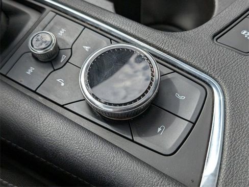 Used 2020 Cadillac XT5 Premium Luxury w/ LPO, Floor Liner Package image 32