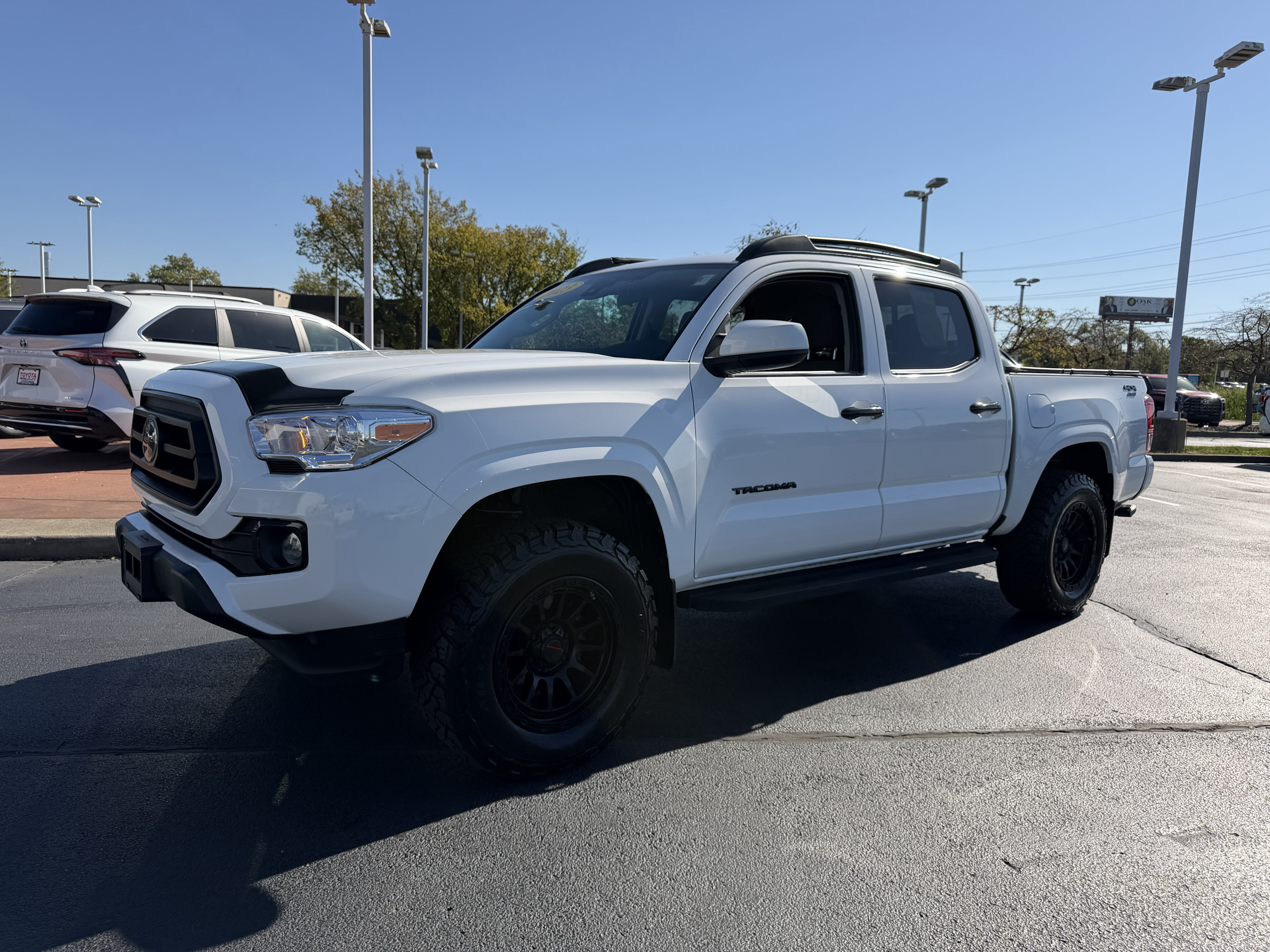 Certified 2023 Toyota Tacoma SR AWD/4WD image 3
