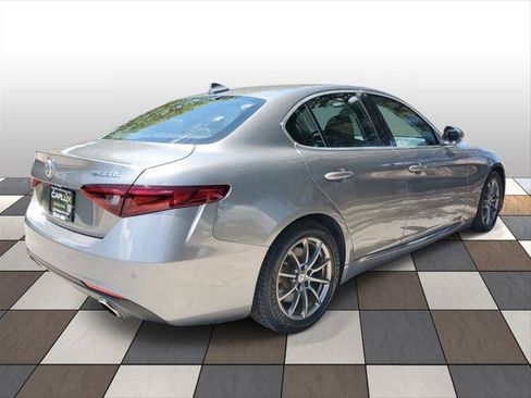 Used 2018 Alfa Romeo Giulia RWD image 4
