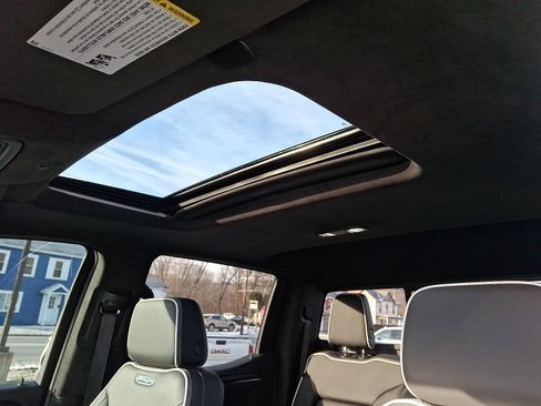 Used 2025 GMC Sierra 1500 AT4X image 14