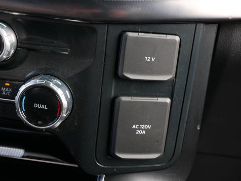 Used 2025 Ford F150 Raptor AWD/4WD image 33