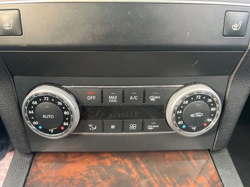 Used 2011 Mercedes-Benz GLK 350 4MATIC image 18