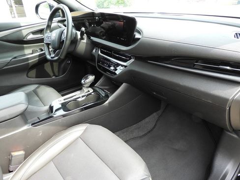 Used 2024 Buick Envista Avenir FWD image 35