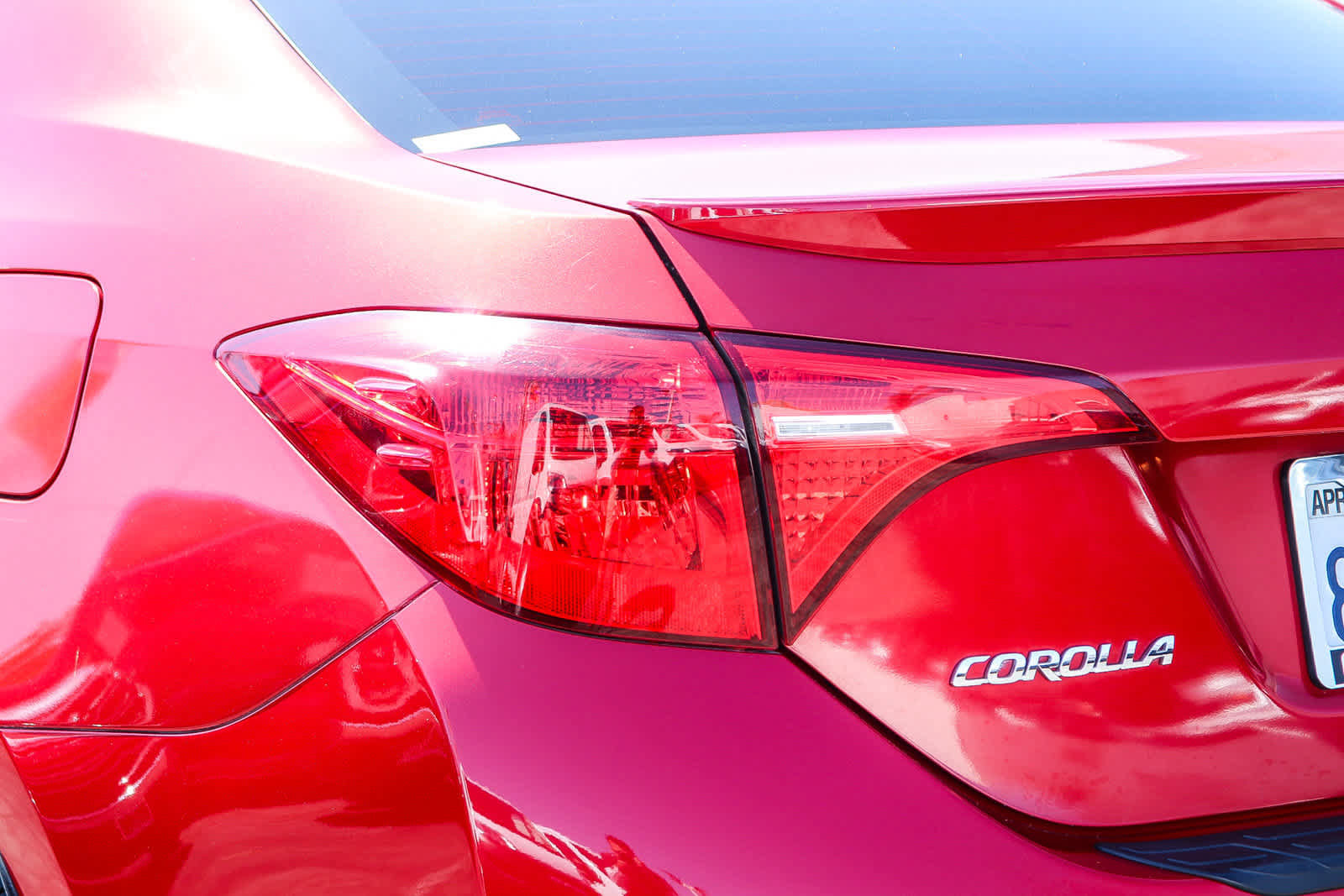 Used 2019 Toyota Corolla SE w/ Carpet Mat Package (TMS) FWD image 7
