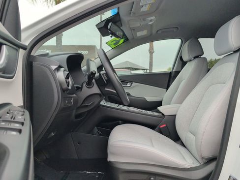 Certified 2023 Hyundai Kona SE FWD image 9