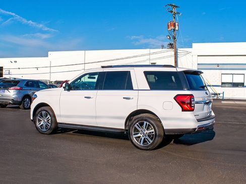 Used 2024 Ford Expedition Limited image 8