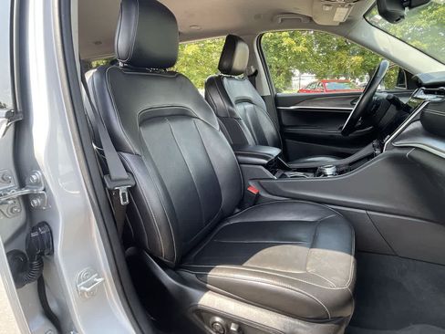 Used 2021 Jeep Grand Cherokee L Limited AWD/4WD image 14