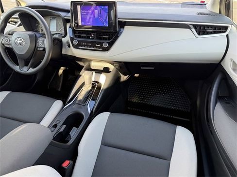 Used 2025 Toyota Corolla LE image 34