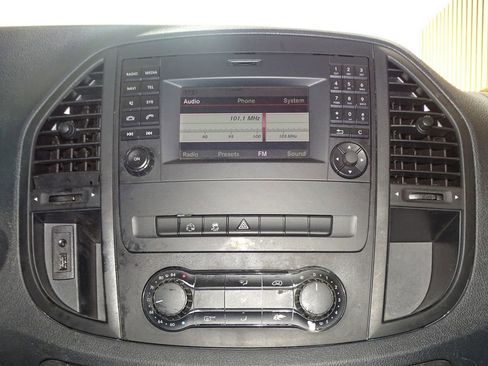 Used 2017 Mercedes-Benz Metris image 26