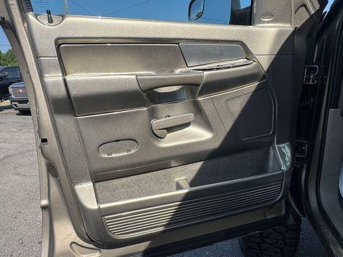 Used 2007 Dodge Ram 2500 Truck SLT image 9