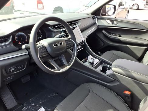 New 2025 Jeep Grand Cherokee L Laredo image 13