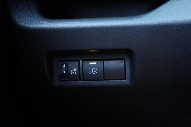 Used 2025 Toyota RAV4 XLE AWD/4WD image 19